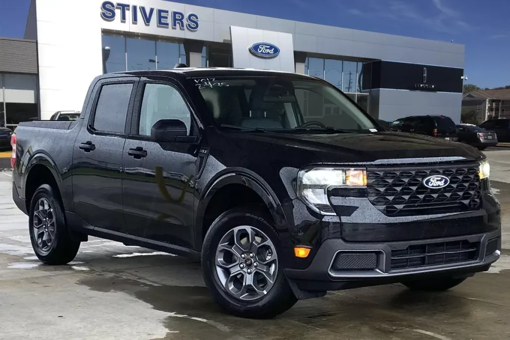 2025 Ford Maverick XLT photo 1