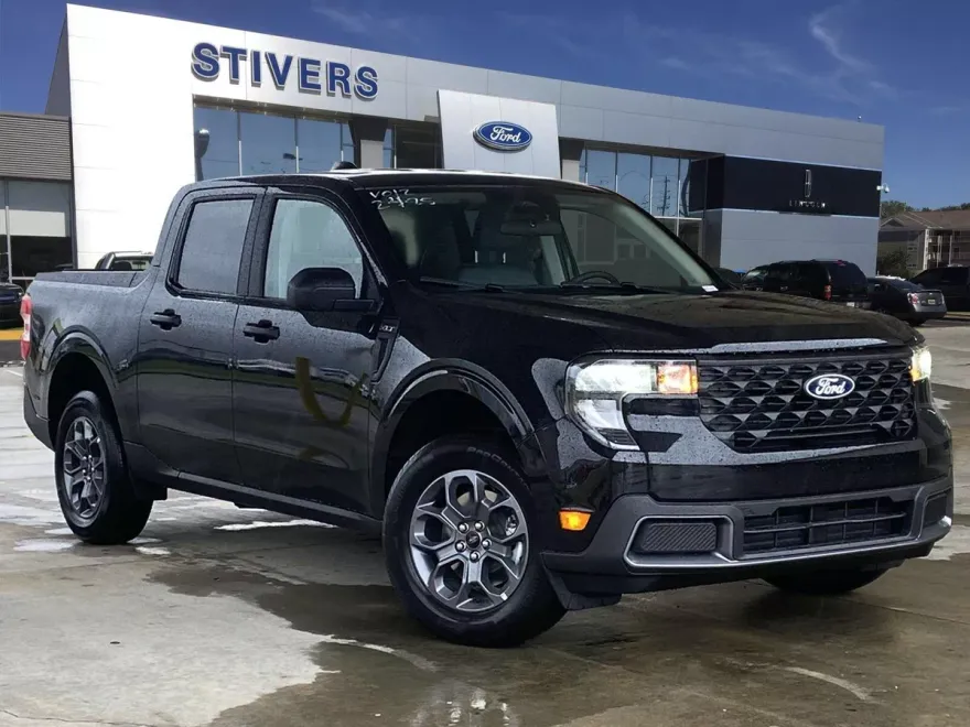 2025 Ford Maverick XLT photo 1