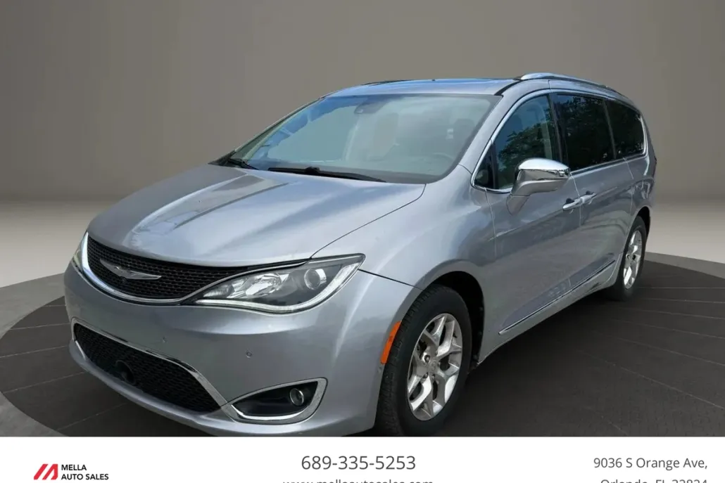 2017 Chrysler Pacifica Limited photo 1