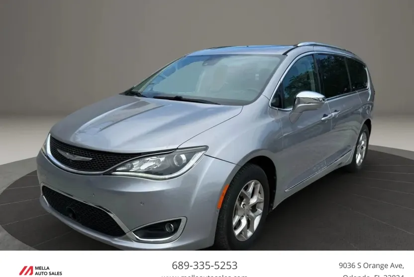 2017 Chrysler Pacifica Limited photo 1
