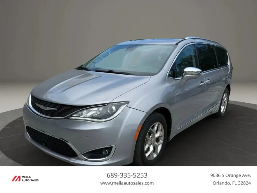 2017 Chrysler Pacifica Limited photo 1