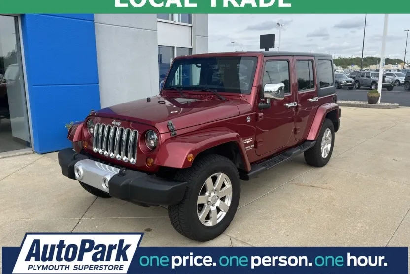2013 Jeep Wrangler Unlimited Sahara photo 1
