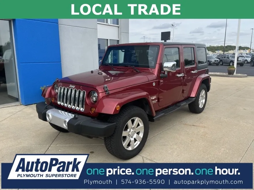 2013 Jeep Wrangler Unlimited Sahara photo 1