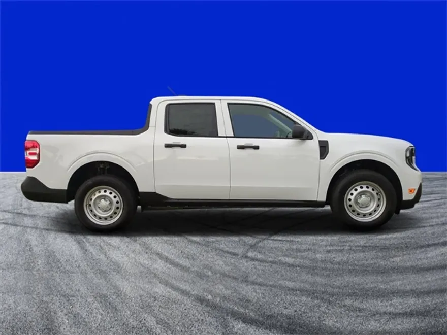 2025 Ford Maverick XL photo 1