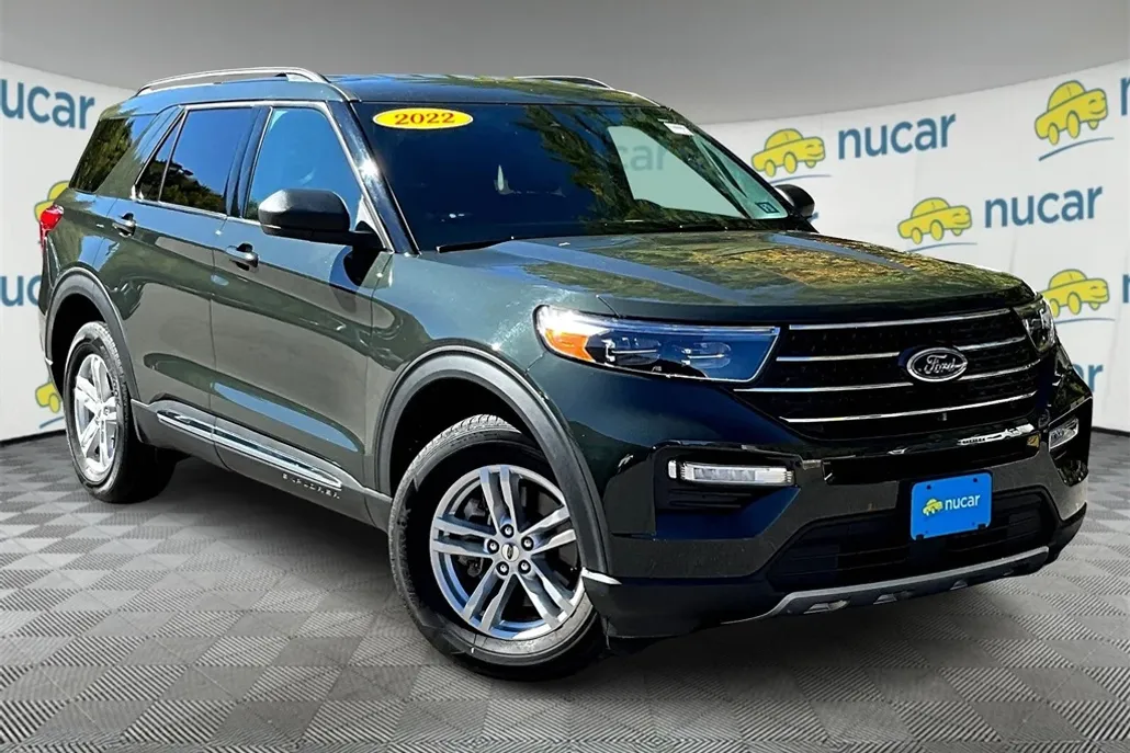 2022 Ford Explorer XLT photo 1
