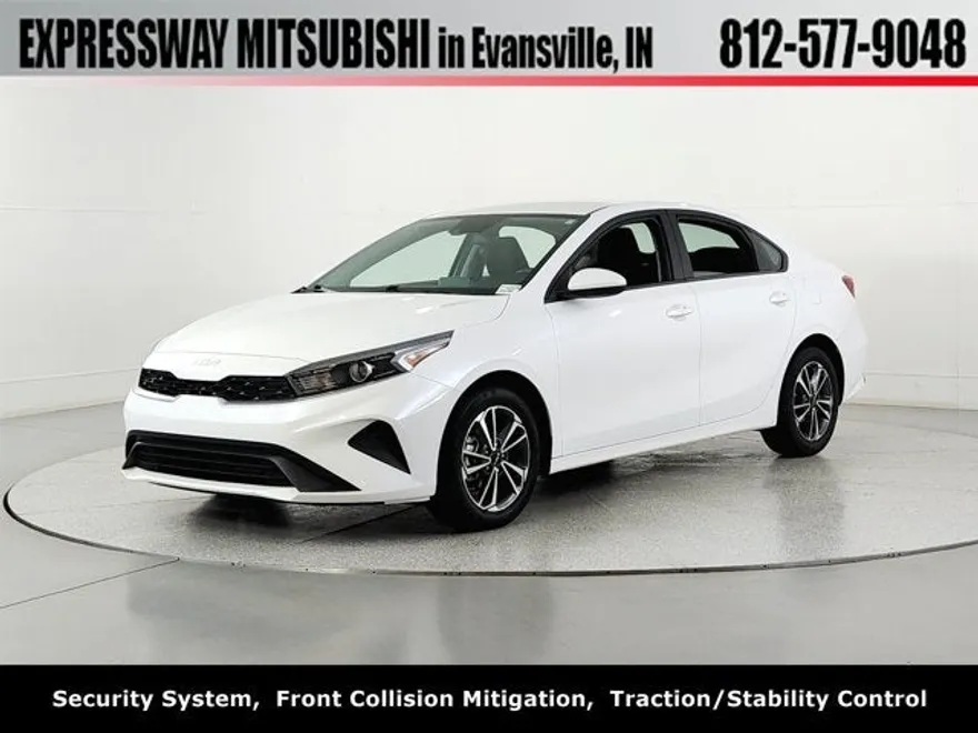 2024 Kia Forte LXS photo 1