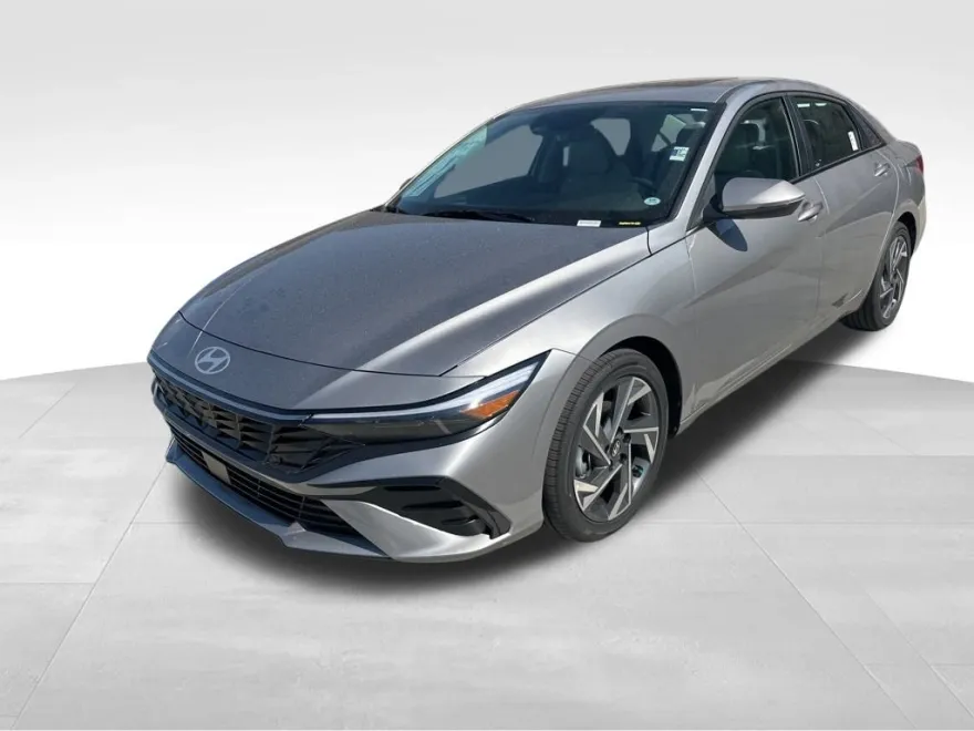 2025 Hyundai Elantra Limited photo 1