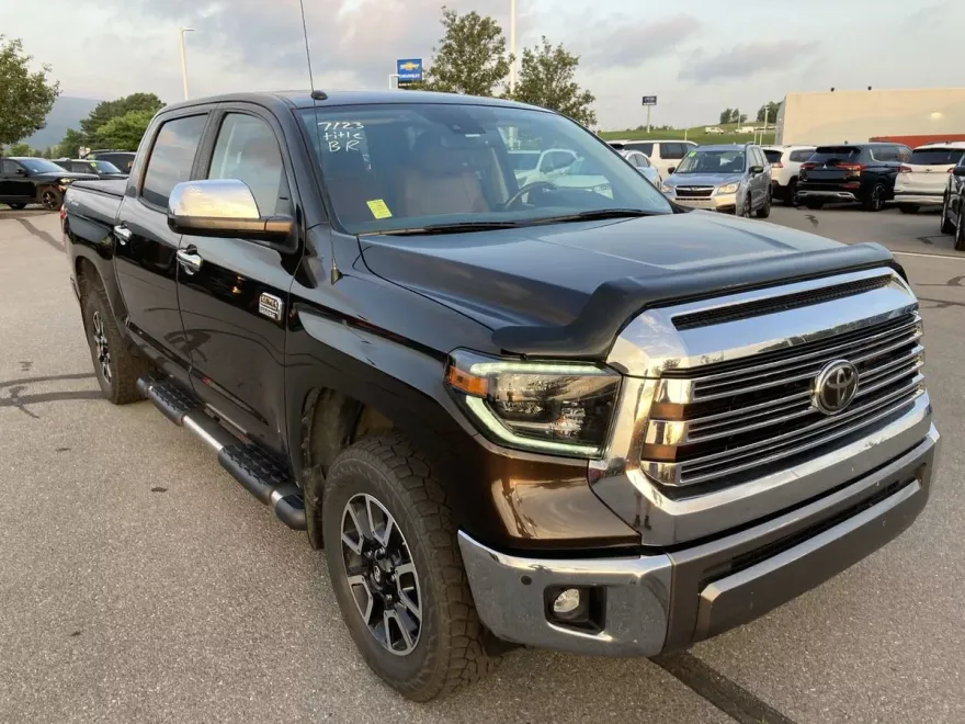 2019 Toyota Tundra SR5 CrewMax photo 1