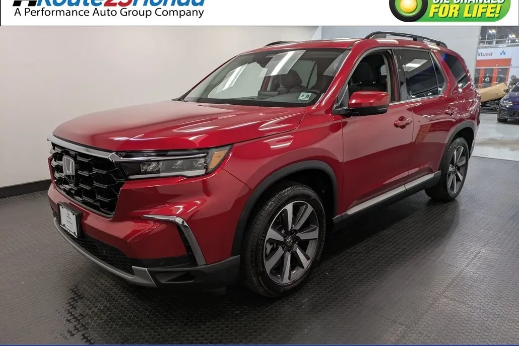 2025 Honda Pilot Touring photo 1