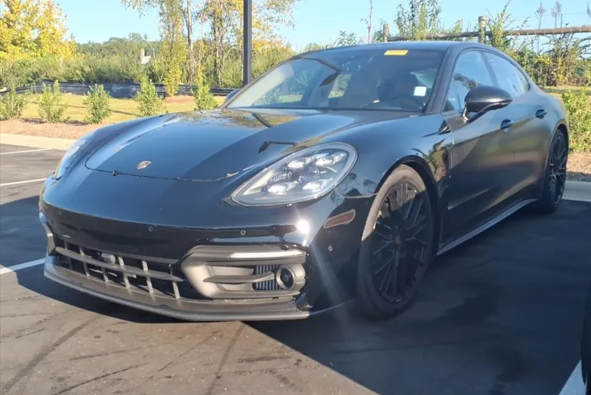 2022 Porsche Panamera Platinum photo 1