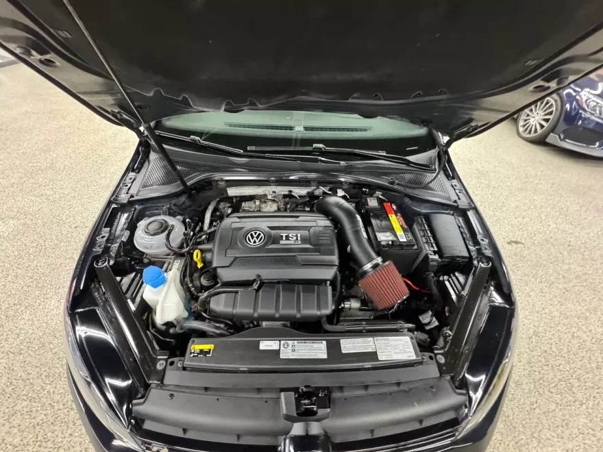 2018 Volkswagen Golf R Base photo 35