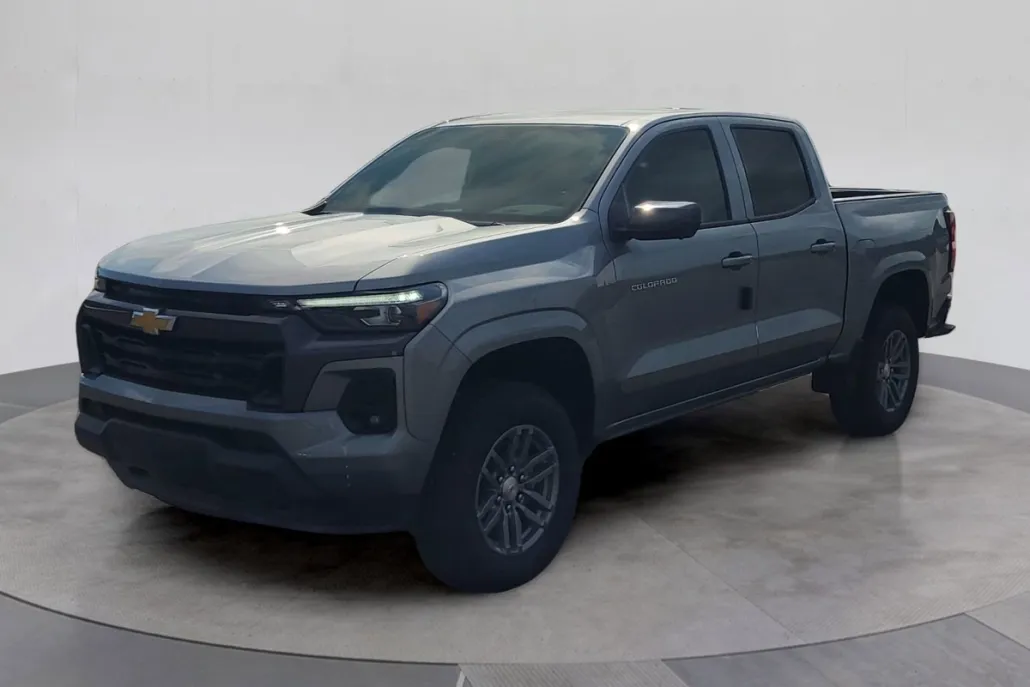 2025 Chevrolet Colorado Work Truck LT photo 1