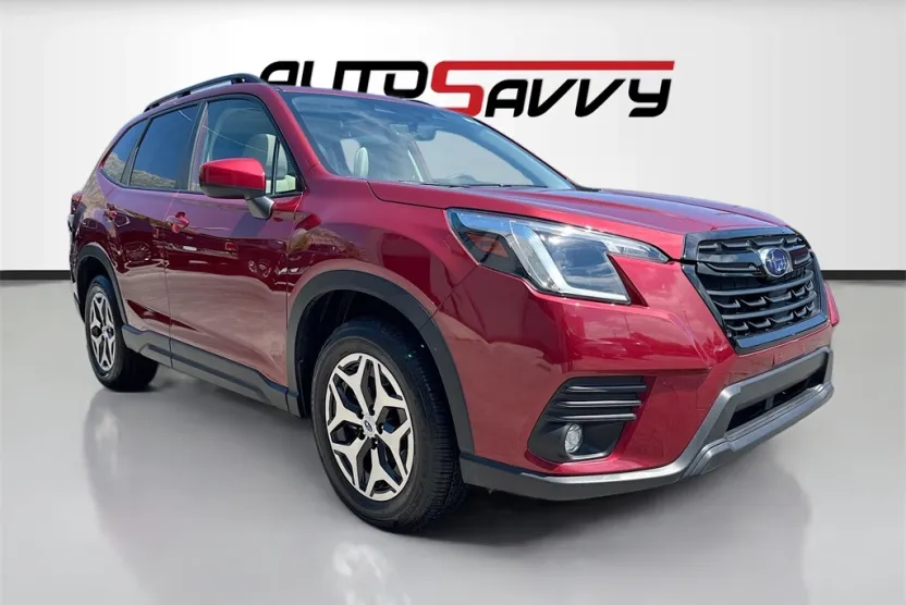 2024 Subaru Forester Premium photo 1