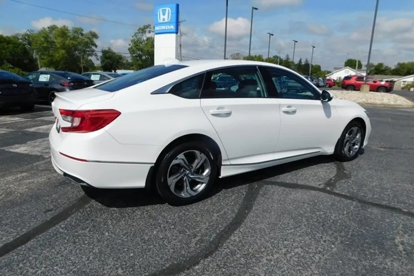 2019 Honda Accord EX photo 1
