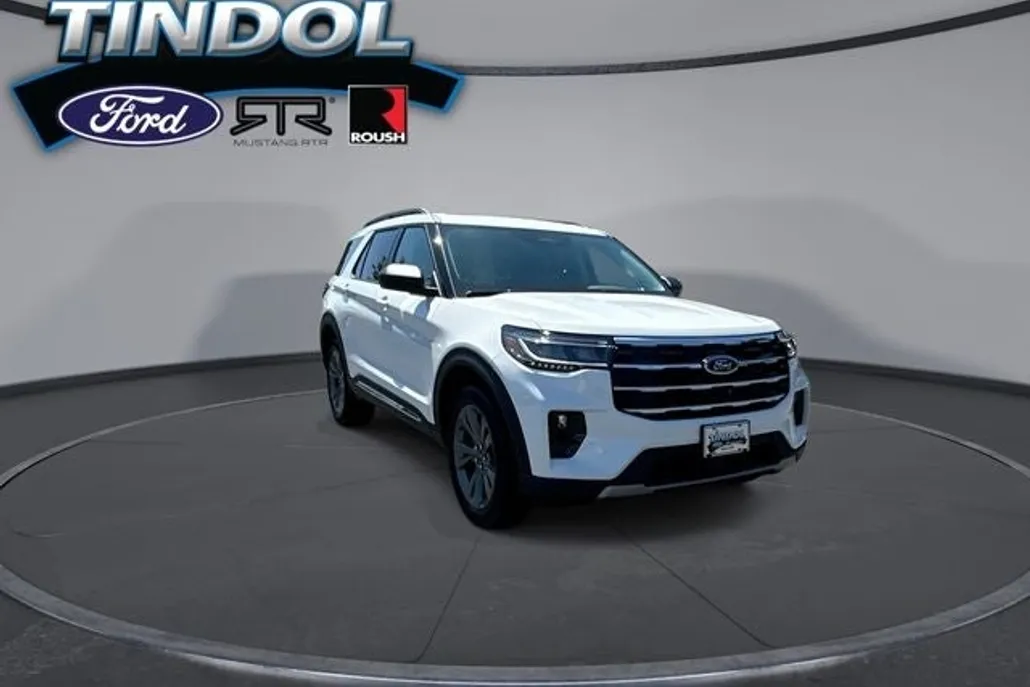 2025 Ford Explorer photo 1