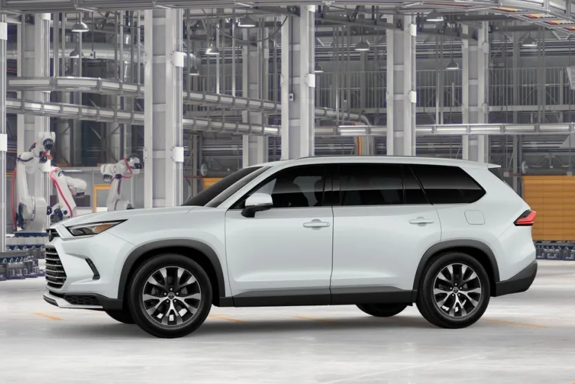 2026 Toyota Highlander Hybrid Limited photo 1