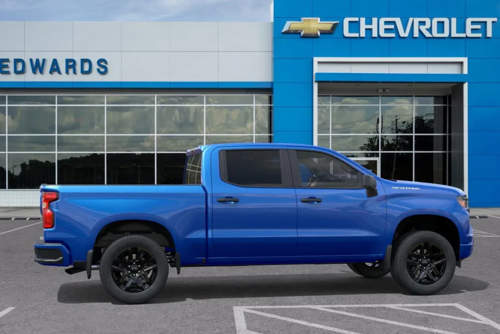 2025 Chevrolet Silverado 1500 Custom photo 1