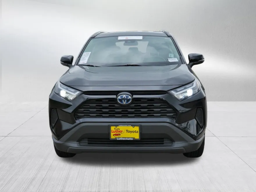 2023 Toyota RAV4 Hybrid XLE photo 1