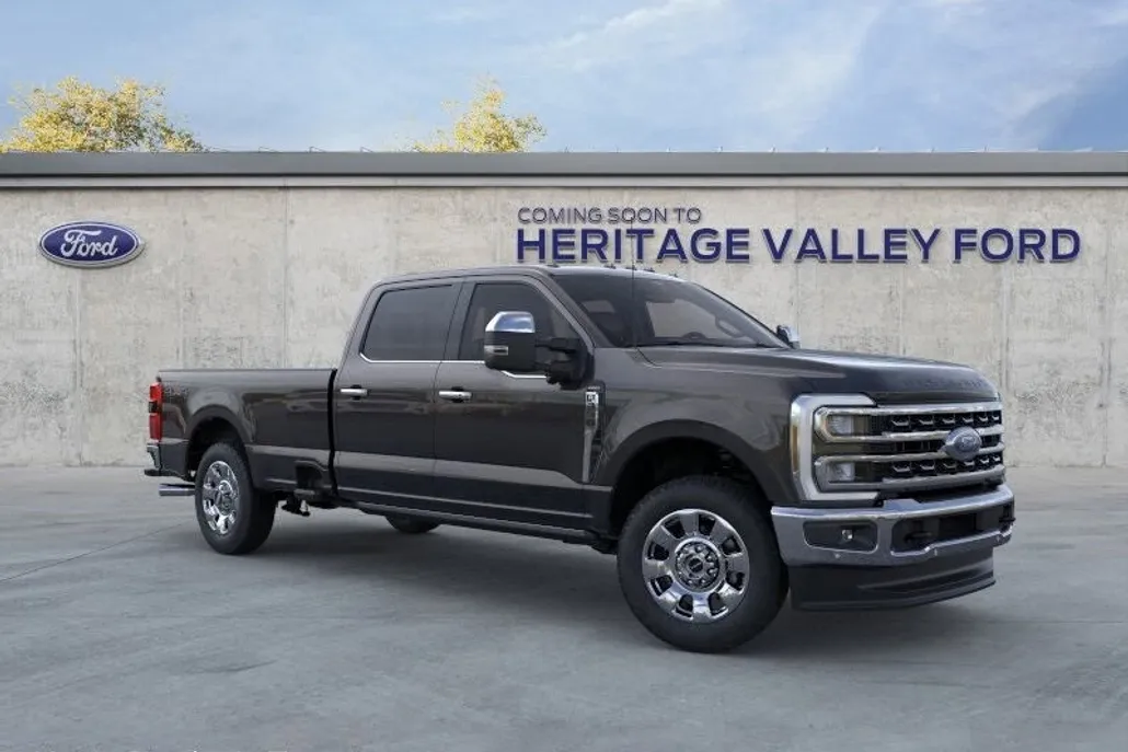 2025 Ford F-350 Lariat photo 1