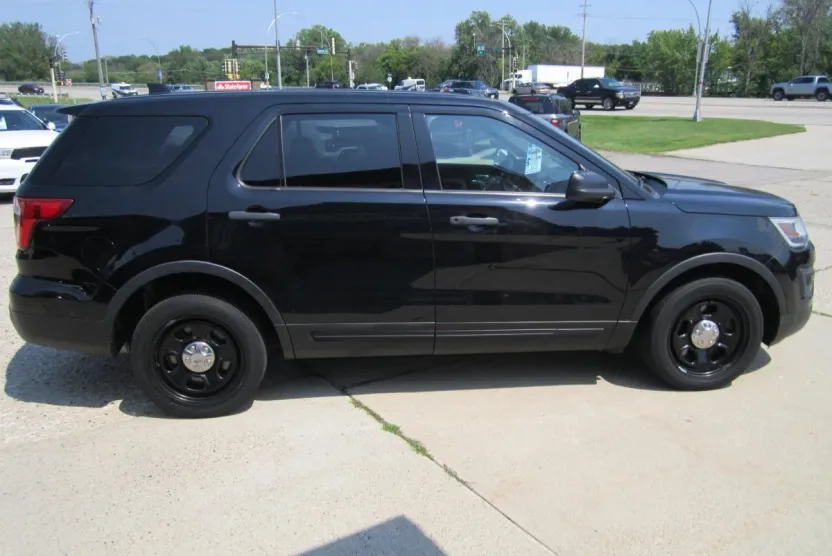 2016 Ford Explorer photo 1