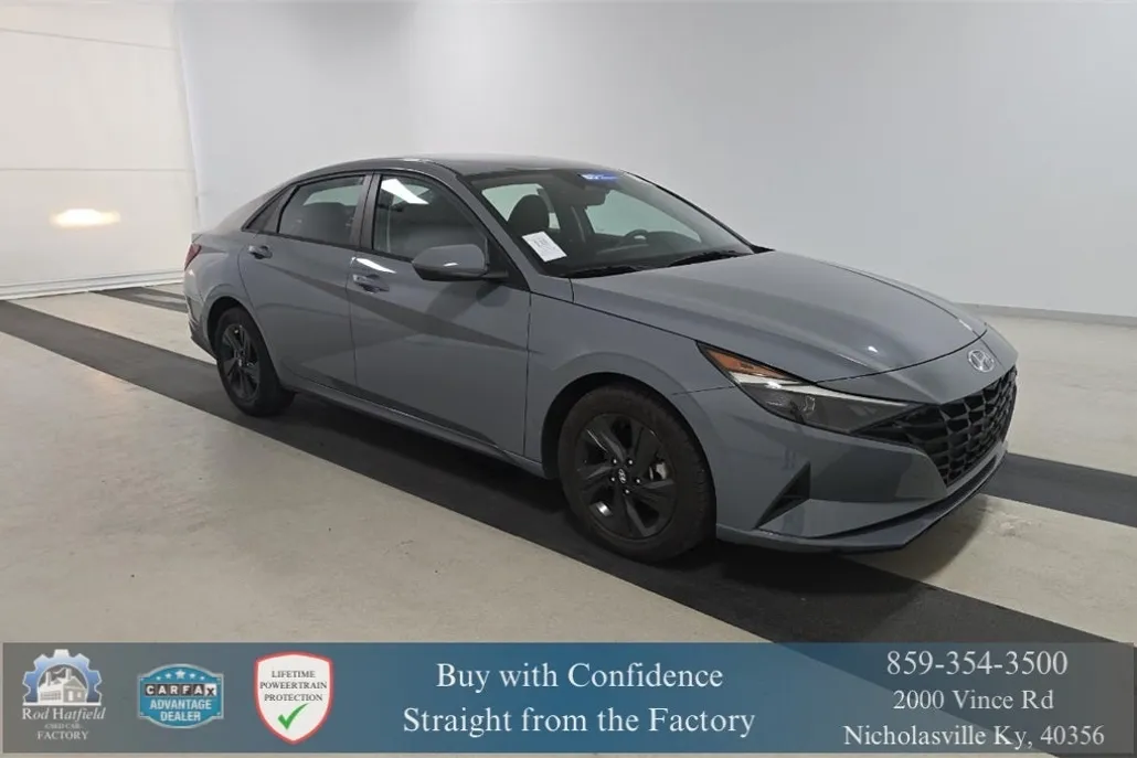 2021 Hyundai Elantra SEL photo 1