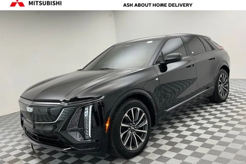 2024 Cadillac Lyriq Sport photo 1