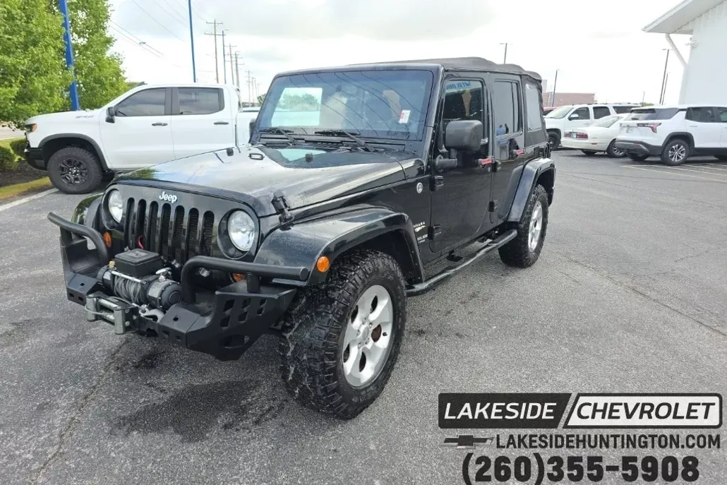 2013 Jeep Wrangler Unlimited Sahara photo 1