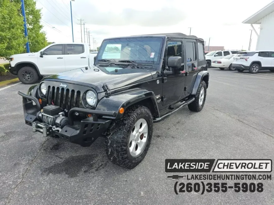 2013 Jeep Wrangler Unlimited Sahara photo 1