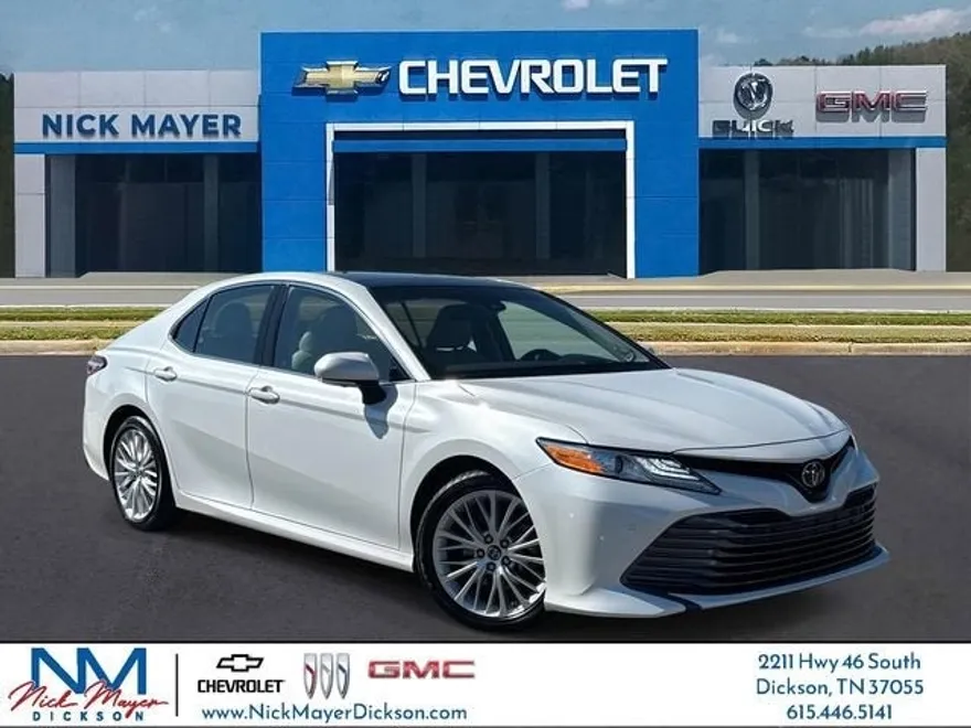 2018 Toyota Camry SE XLE photo 1