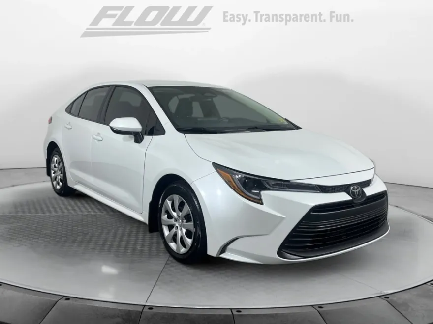 2025 Toyota Corolla LE photo 1