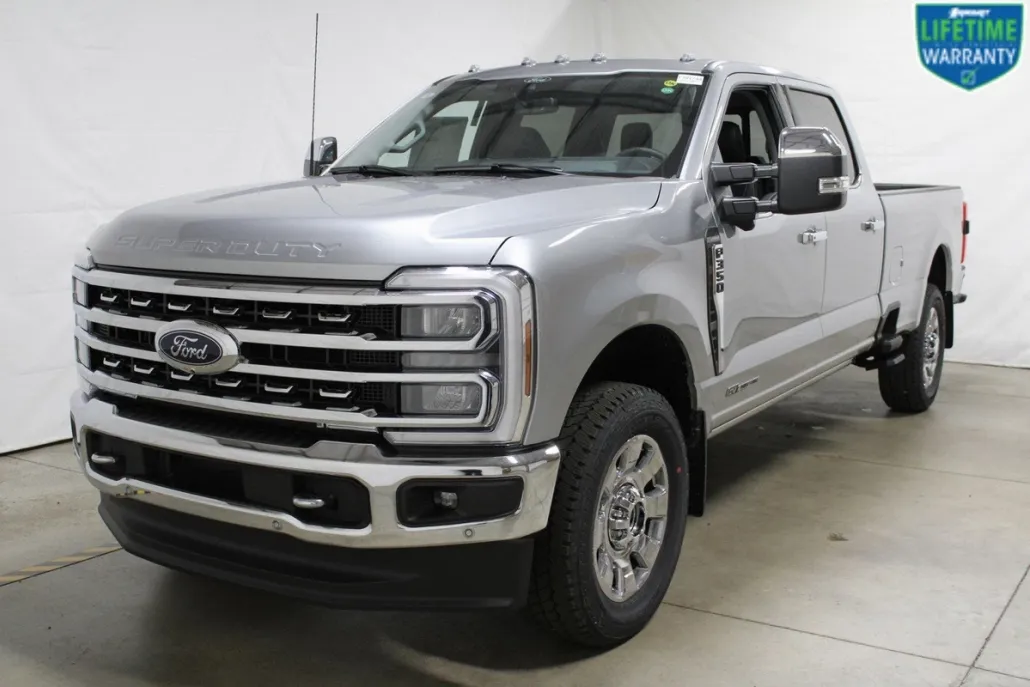2024 Ford F-350 Lariat photo 1