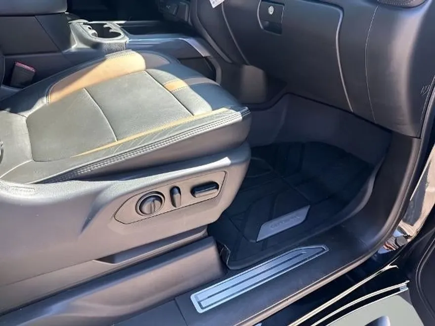 2021 Chevrolet Silverado 2500HD LTZ photo 1