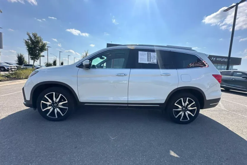 2021 Honda Pilot Touring photo 1