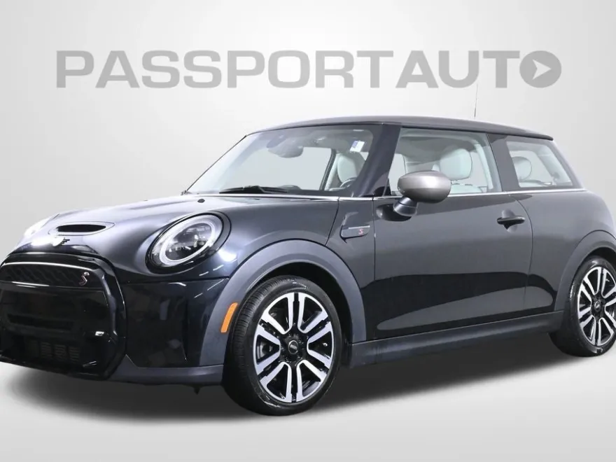 2023 Mini Cooper 2 Door Hardtop Signature photo 1