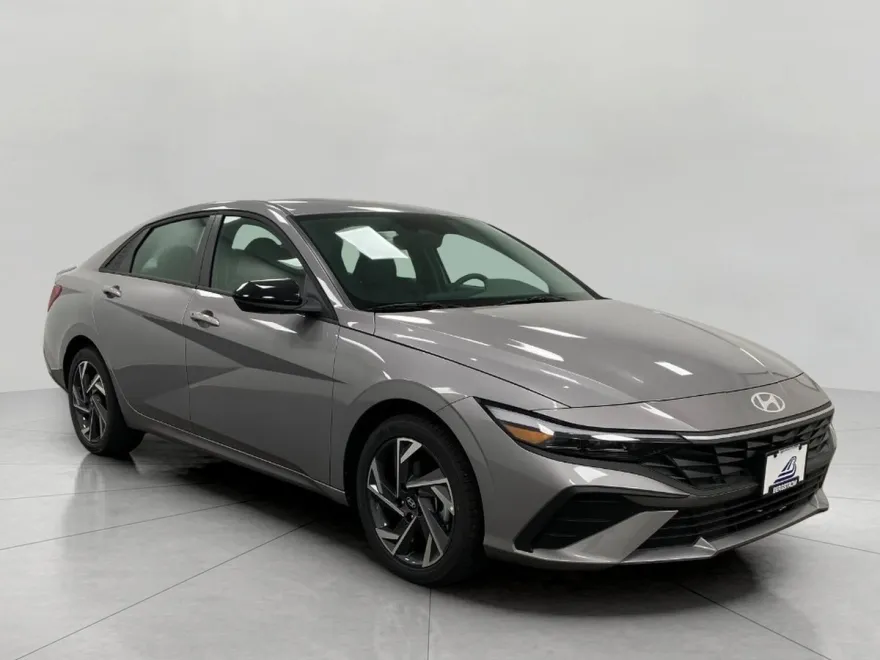 2025 Hyundai Elantra SEL Sport photo 1