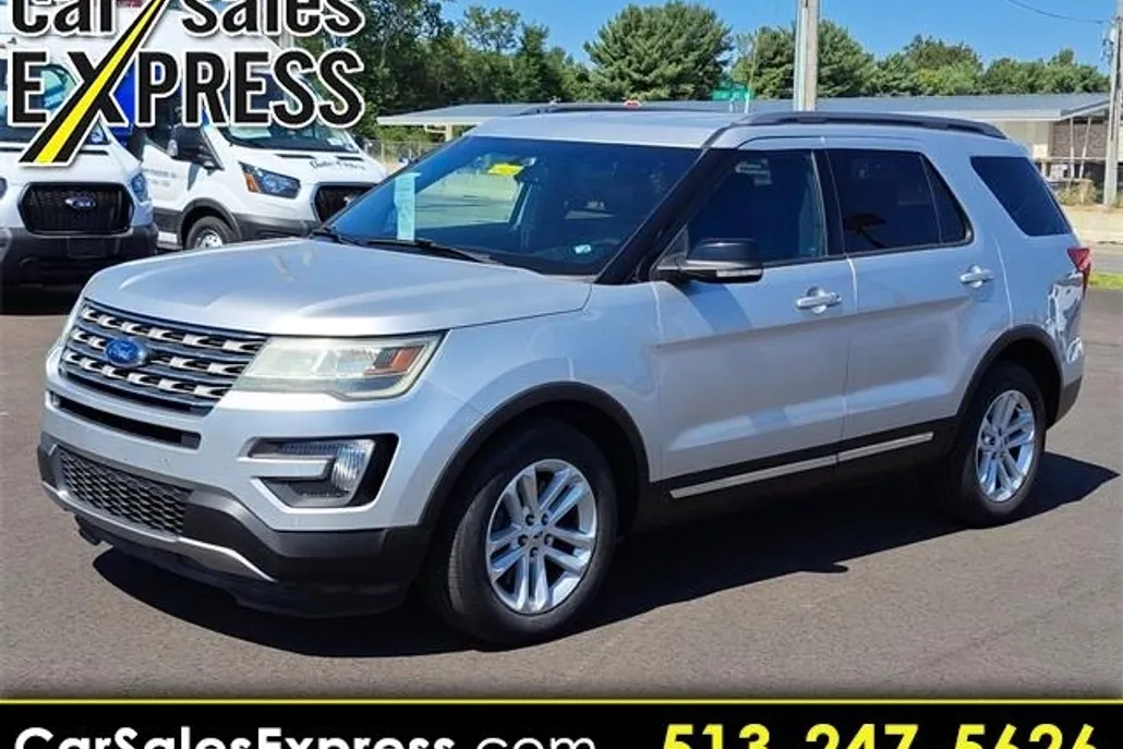 2016 Ford Explorer XLT photo 1