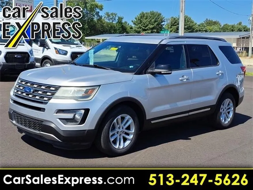 2016 Ford Explorer XLT photo 1