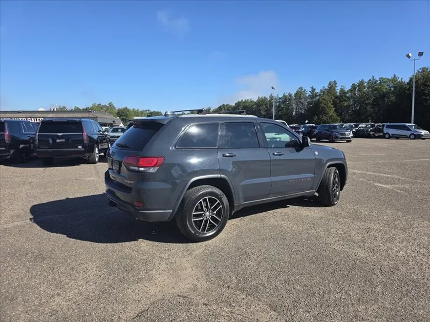 2017 Jeep Grand Cherokee Trailhawk photo 1
