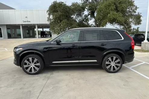 2025 Volvo XC90 Plus photo 2
