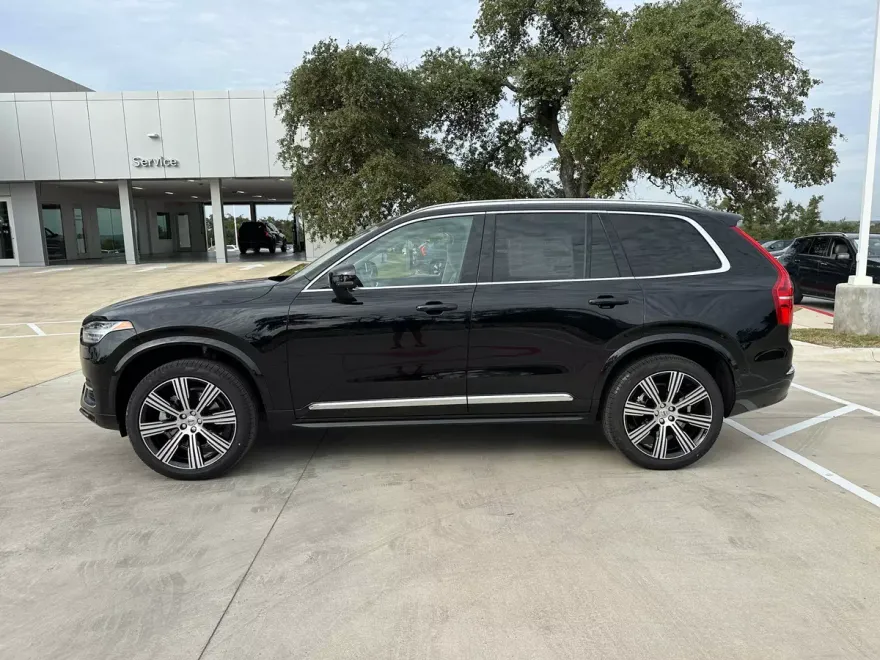 2025 Volvo XC90 Plus photo 2