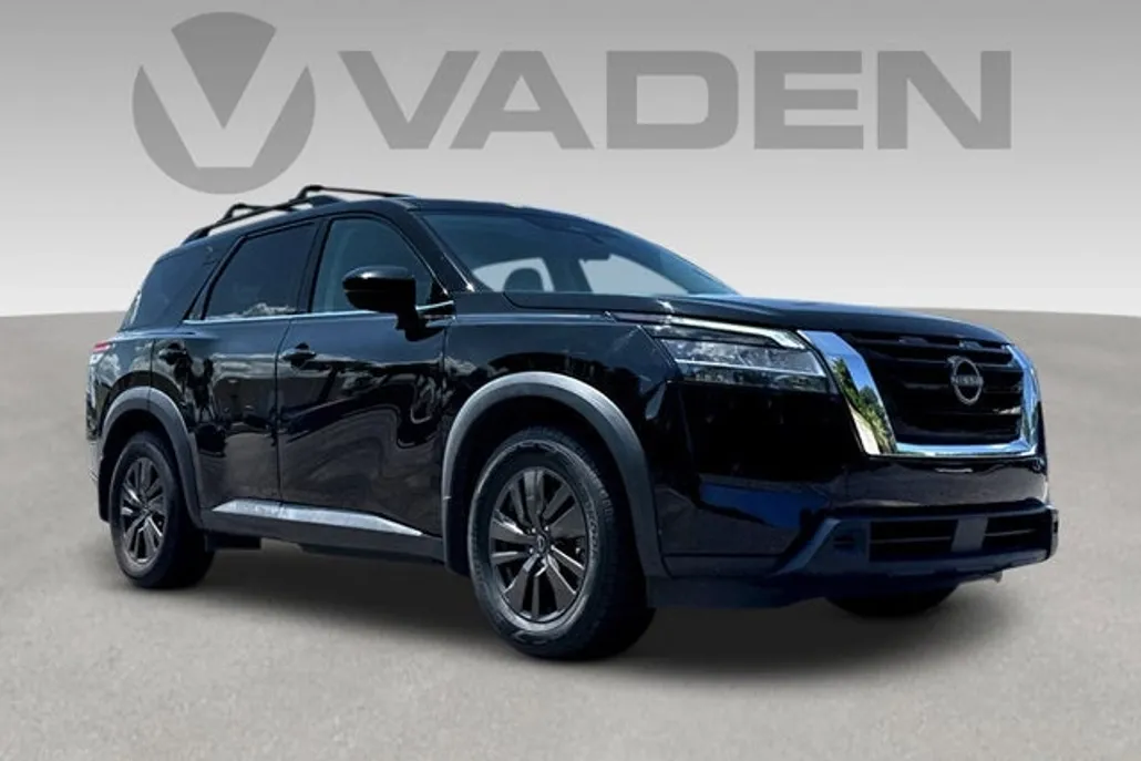 2022 Nissan Pathfinder SV photo 1