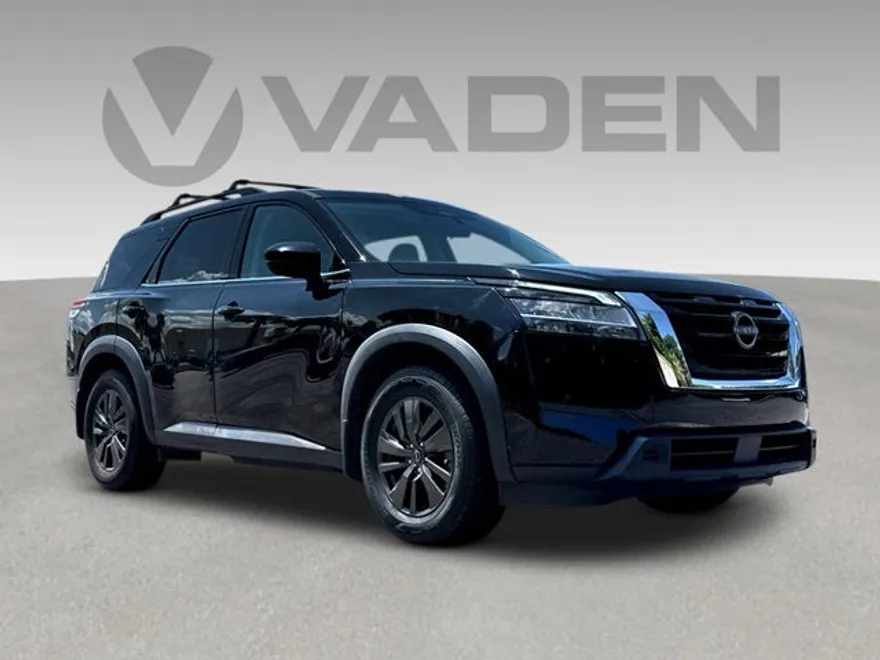 2022 Nissan Pathfinder SV photo 1