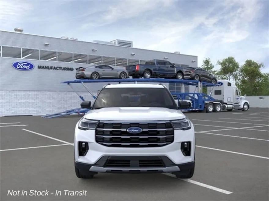 2025 Ford Explorer photo 1