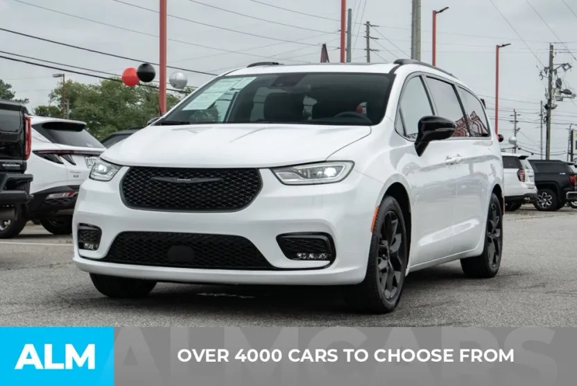 2024 Chrysler Pacifica Limited photo 1
