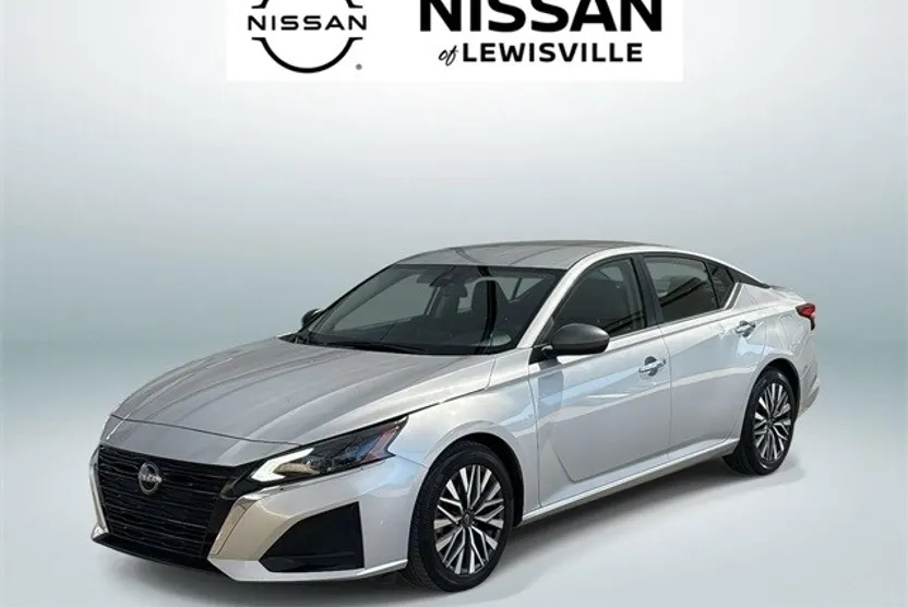 2024 Nissan Altima 2.5 SV photo 1