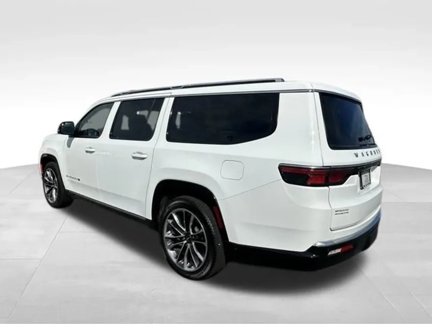 2024 Jeep Wagoneer L Series III photo 1