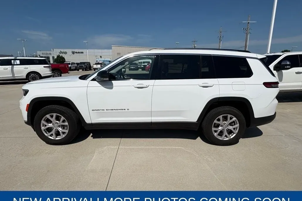 2022 Jeep Grand Cherokee Limited photo 1