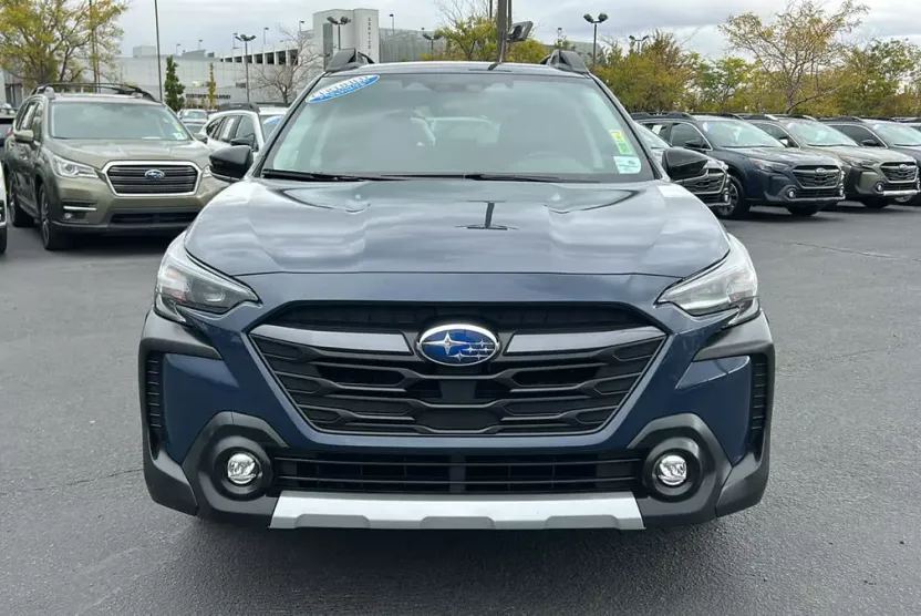 2023 Subaru Outback Limited photo 1