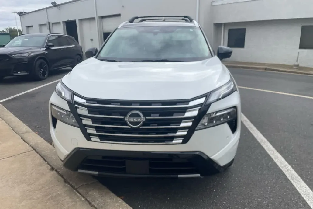 2026 Nissan Rogue Platinum AWD photo 1