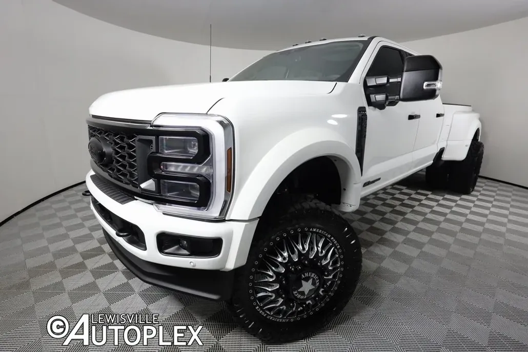 2025 Ford F-450 Platinum photo 1